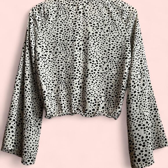 Black & Neutral Grayish-White Dalmatian/Scattered Leopard Blouse W/Flared Sleeve - Picture 6 of 8